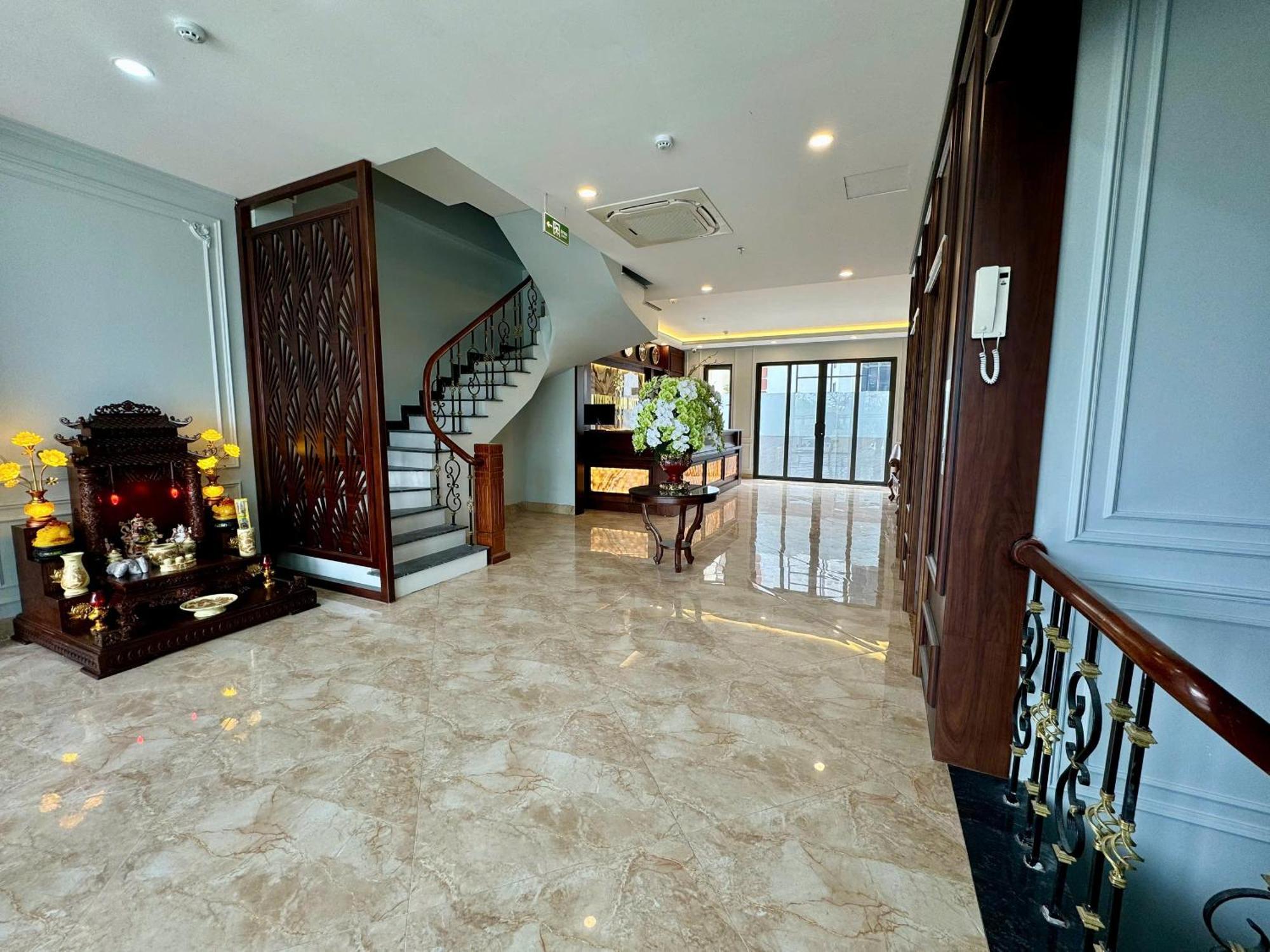 Luxury Hanoi Hotel — Photos 1